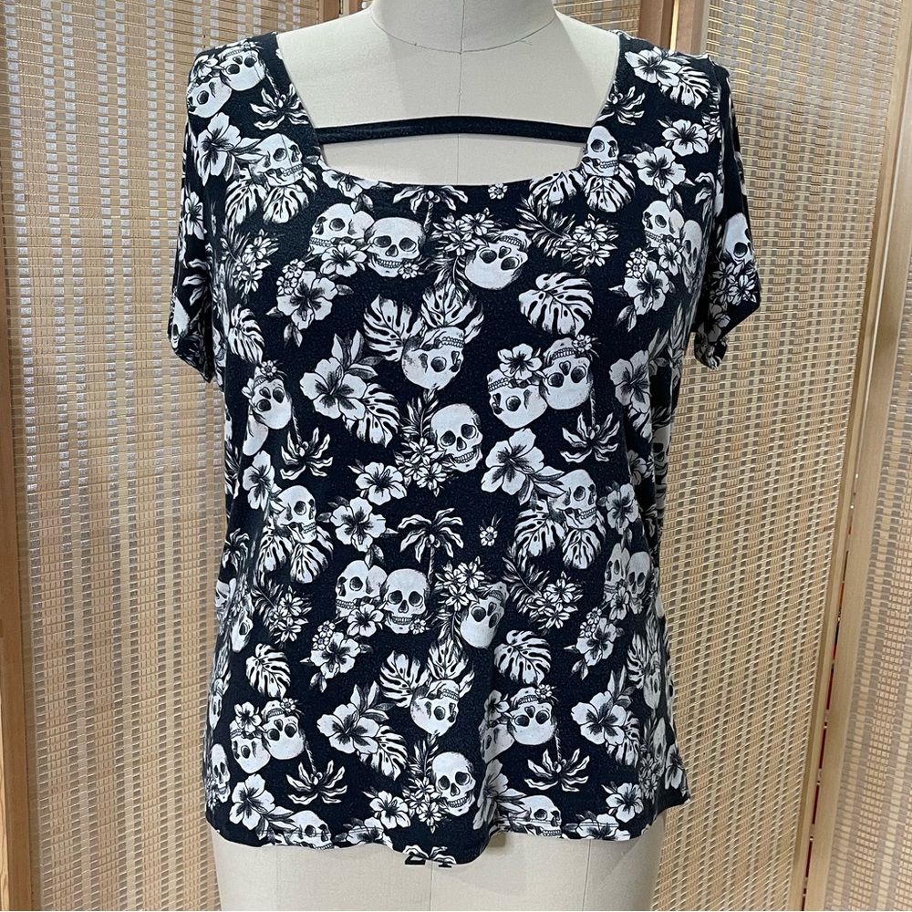 Skull & Hibiscus Top